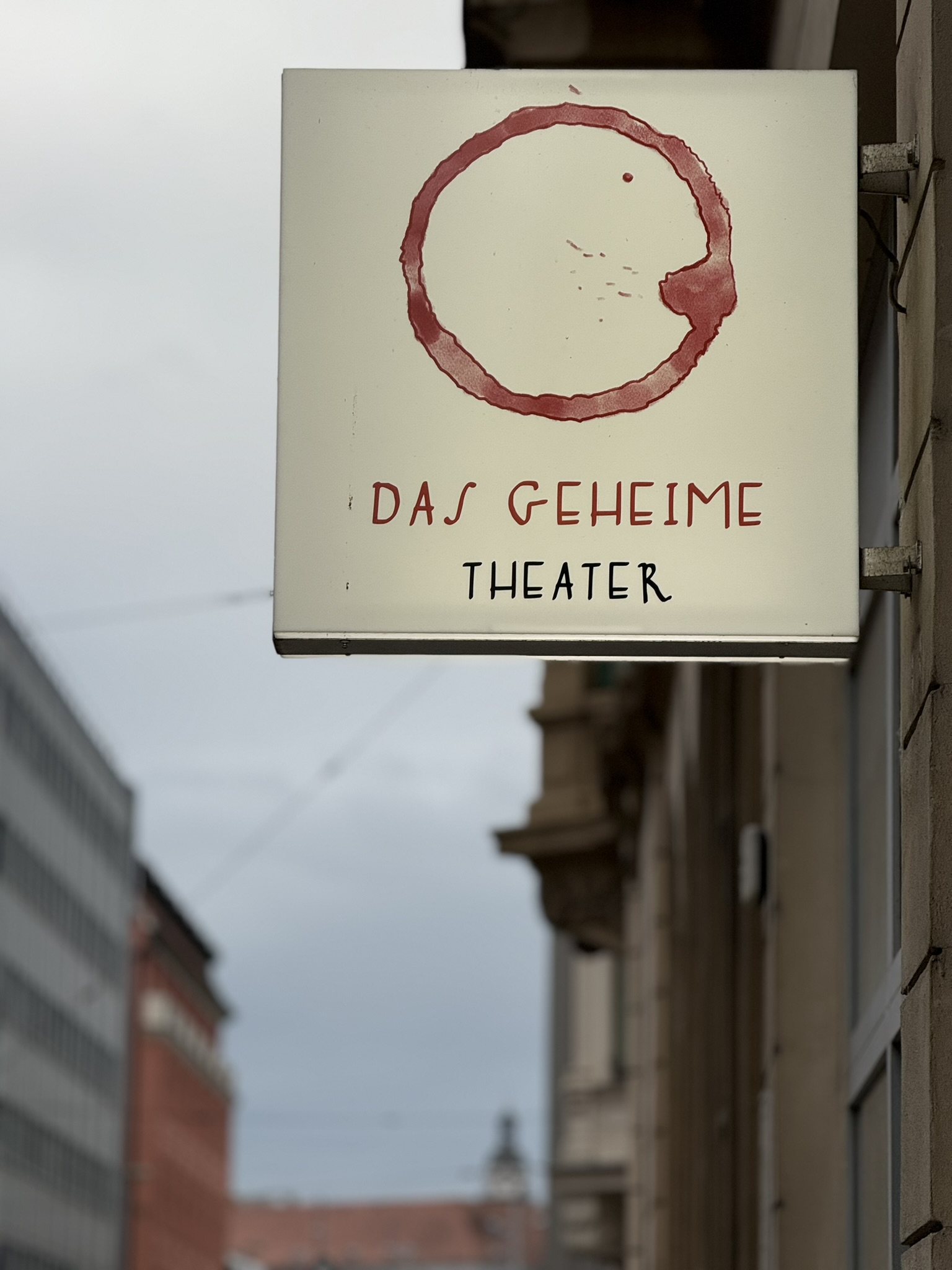 Wir warten, und warten, und warten.